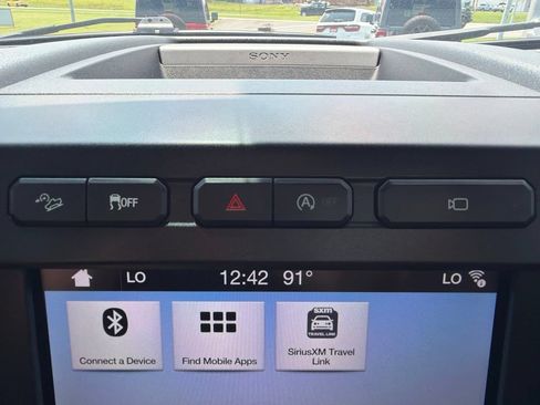 Used 2017 Ford F150 Platinum w/ Equipment Group 701A Luxury AWD/4WD image 48