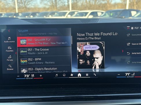 Used 2025 BMW X5 M60i w/ Climate Comfort Package image 23