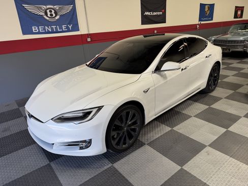 Used 2018 Tesla Model S 100D AWD/4WD image 36
