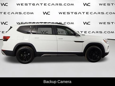 Used 2025 Volkswagen Atlas Peak Edition SE AWD/4WD image 7