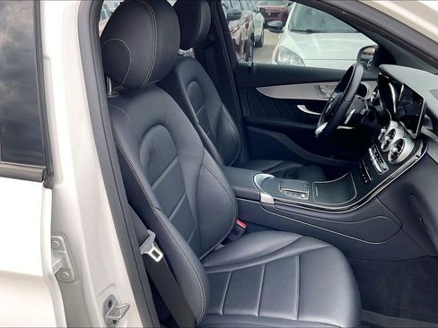 Used 2022 Mercedes-Benz GLC 300 image 10