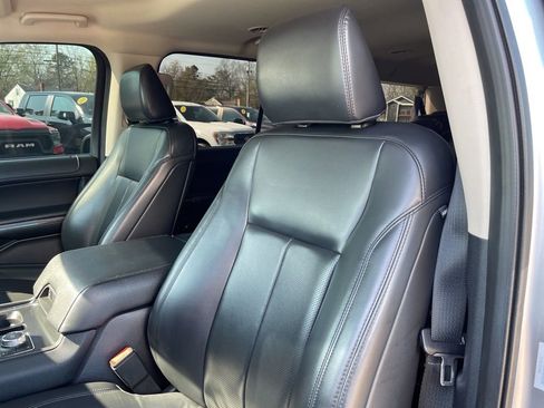 Used 2022 Ford Expedition Max XLT image 7