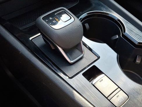 Used 2023 Nissan Rogue SV image 10