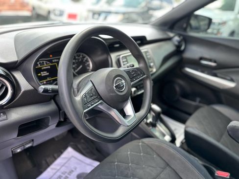 Used 2019 Nissan Kicks SV image 13