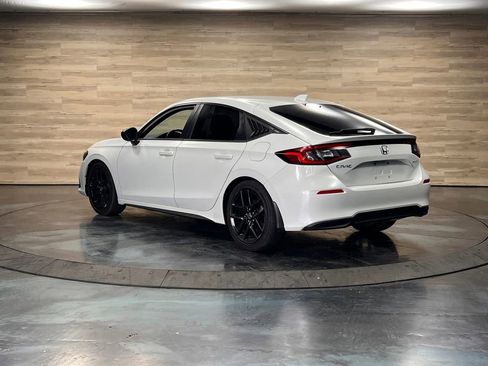 Used 2024 Honda Civic Sport image 10