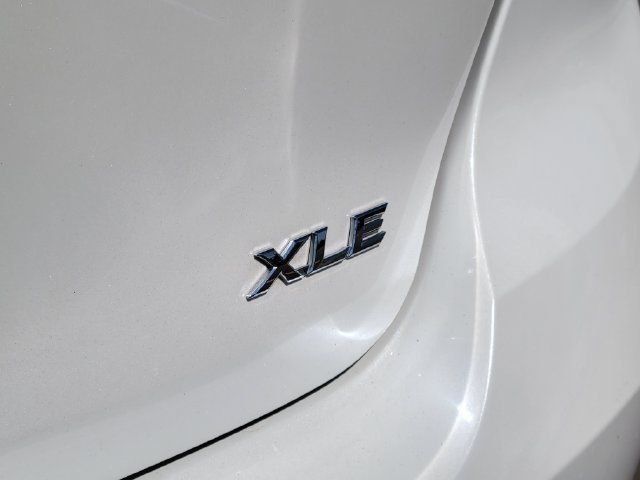Used 2013 Toyota Venza XLE w/ XLE Premium Pkg FWD image 28