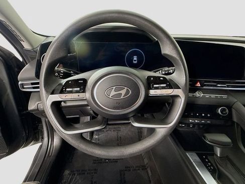 Used 2024 Hyundai Elantra SEL image 11