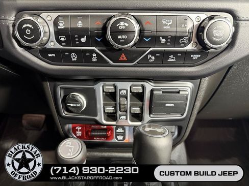 Used 2024 Jeep Wrangler Unlimited Rubicon w/ Capability Package AWD/4WD image 31