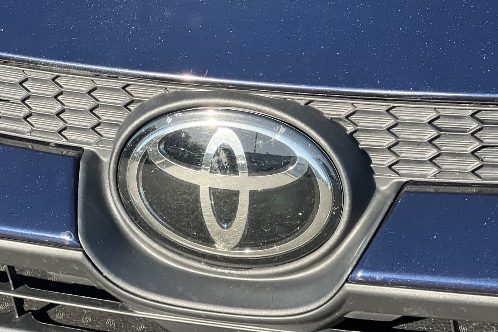 Used 2025 Toyota Corolla LE FWD image 16