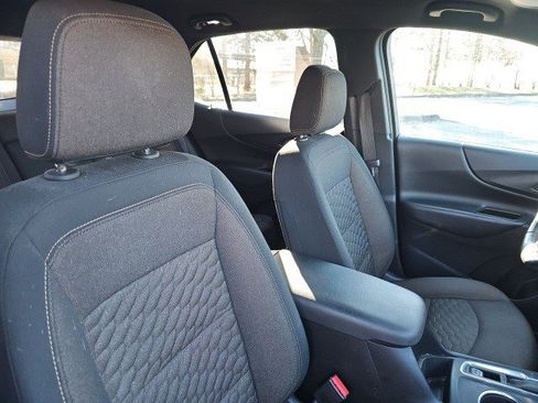 Used 2019 Chevrolet Equinox LT w/ Driver Convenience Package image 12