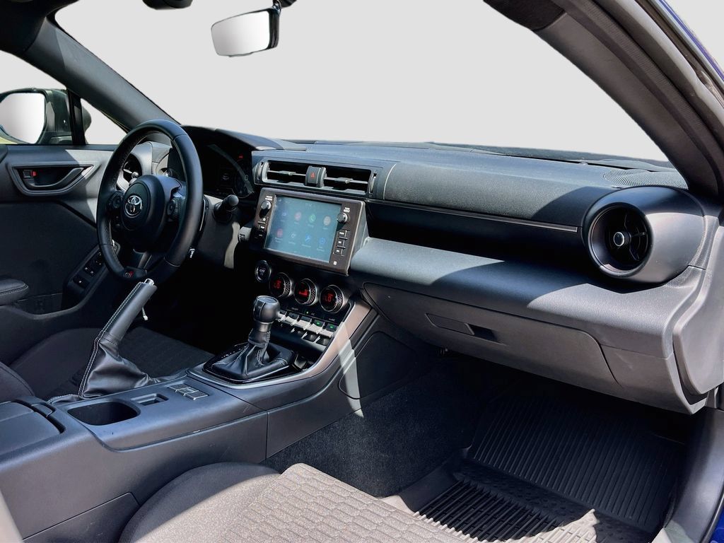 Used 2025 Toyota GR86 w/ ALL Weather Mat Package (TMS) RWD image 26