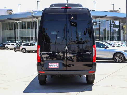 Used 2024 Mercedes-Benz Sprinter 2500 image 3