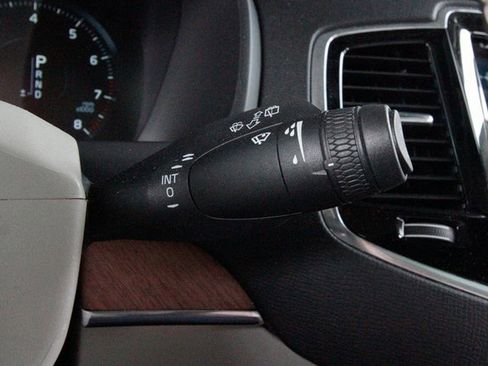 Certified 2022 Volvo XC90 T6 Momentum image 18