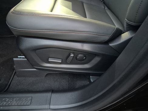 New 2025 Ford Explorer Active w/ Active Comfort Package image 11