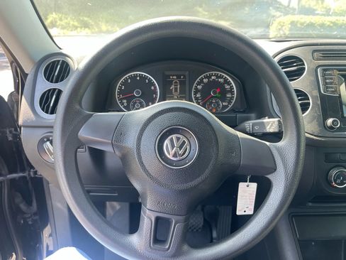 Used 2017 Volkswagen Tiguan S FWD image 14
