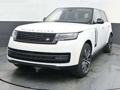 New 2025 Land Rover Range Rover SE image 1