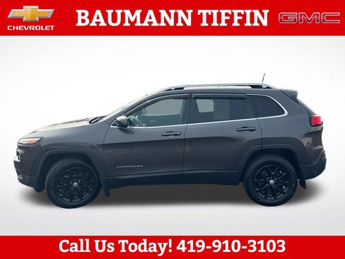 Used 2016 Jeep Cherokee Latitude w/ Comfort & Convenience Group AWD/4WD image 6