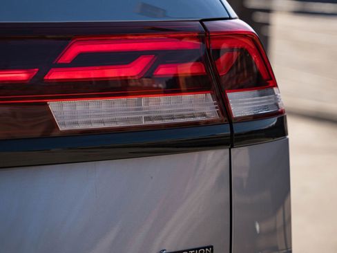 Certified 2024 Volkswagen Atlas Cross Sport SE image 6