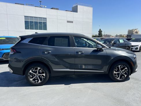 Used 2023 Kia Sportage EX image 9