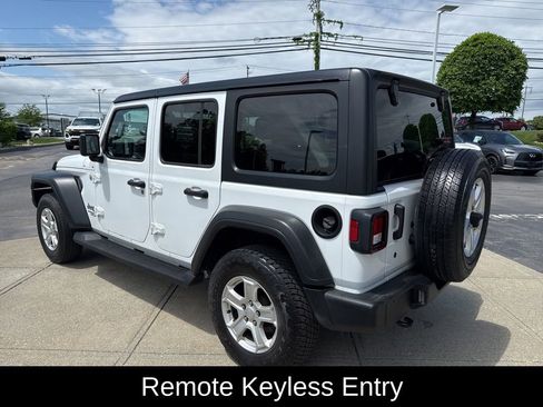 Used 2018 Jeep Wrangler Unlimited Sport S AWD/4WD image 7
