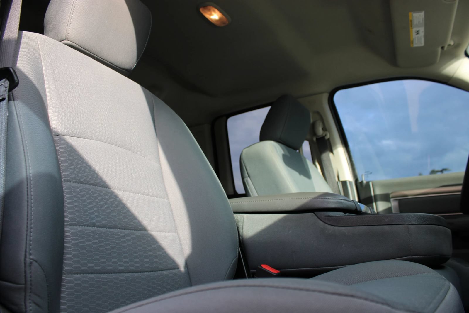 Used 2017 RAM 1500 Classic SLT RWD image 16