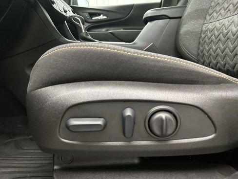 Used 2022 Chevrolet Equinox LT image 18