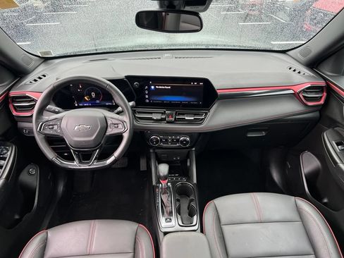 Used 2025 Chevrolet TrailBlazer RS w/ Convenience Package AWD/4WD image 19