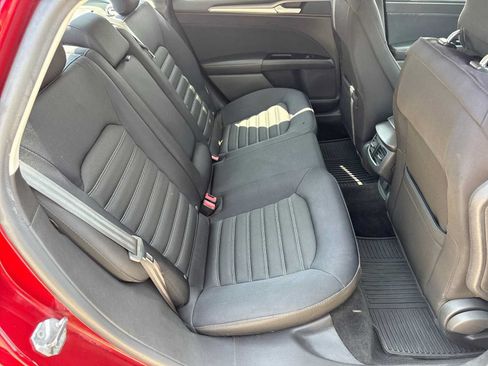 Used 2013 Ford Fusion SE FWD image 18