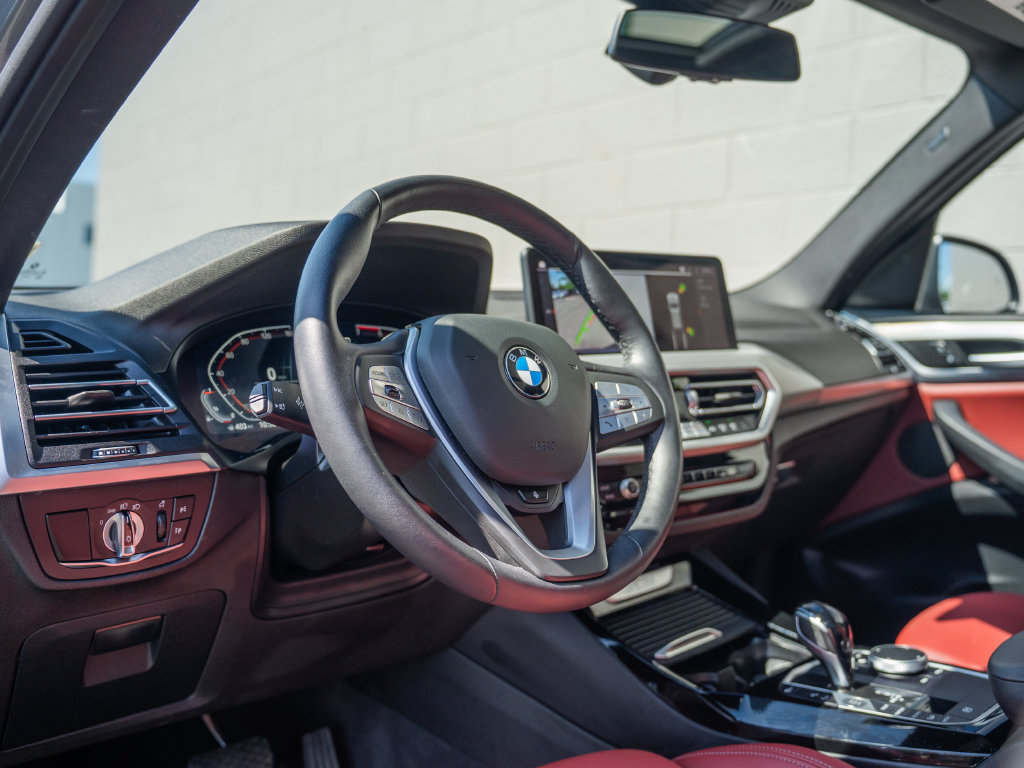 Used 2024 BMW X3 xDrive30i w/ Premium Package AWD/4WD image 4
