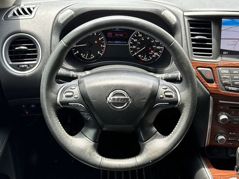 Used 2018 Nissan Pathfinder Platinum FWD image 13