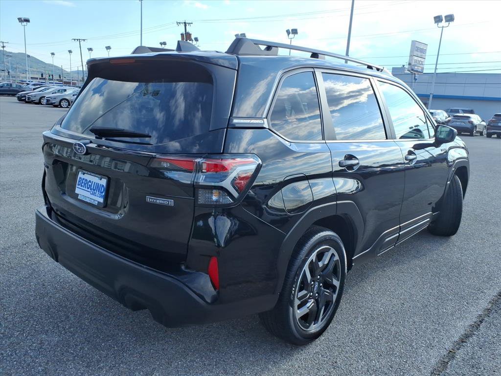 Used 2025 Subaru Forester Premium AWD/4WD image 4