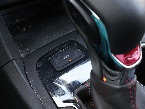 Used 2022 Chevrolet Equinox RS w/ RS Leather Package image 30