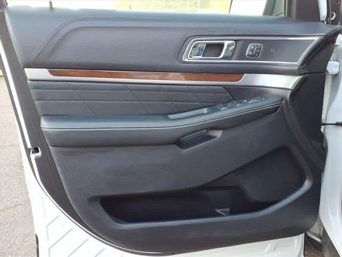 Used 2018 Ford Explorer Platinum AWD/4WD image 14