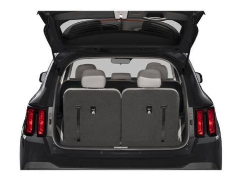 Used 2024 Kia Sorento S image 11