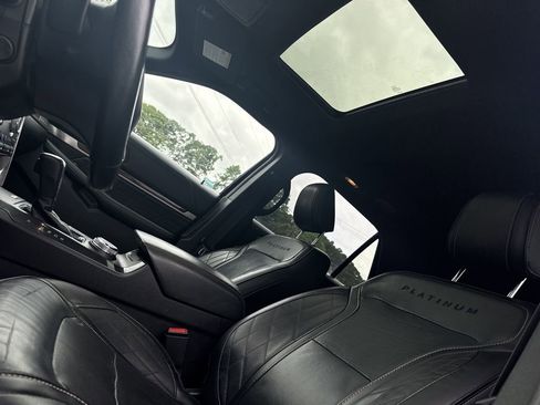 Used 2018 Ford Explorer Platinum AWD/4WD image 35