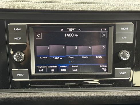 Used 2023 Volkswagen Jetta SE image 30