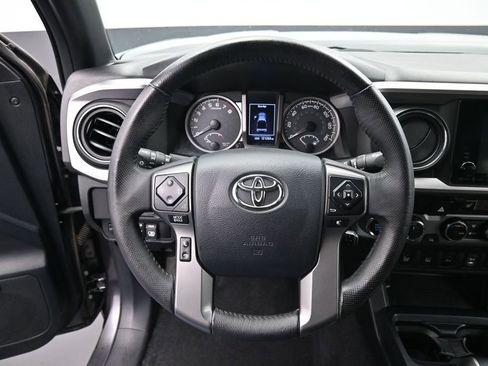 Certified 2017 Toyota Tacoma Limited AWD/4WD image 14