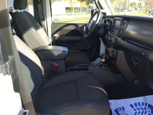 Used 2022 Jeep Wrangler Sport S image 30