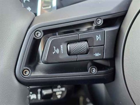 New 2025 Porsche Macan image 17