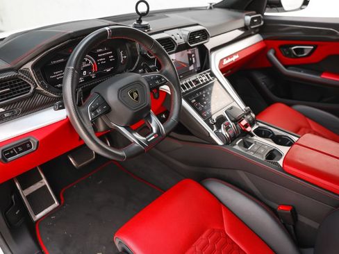 Used 2020 Lamborghini Urus AWD/4WD image 31