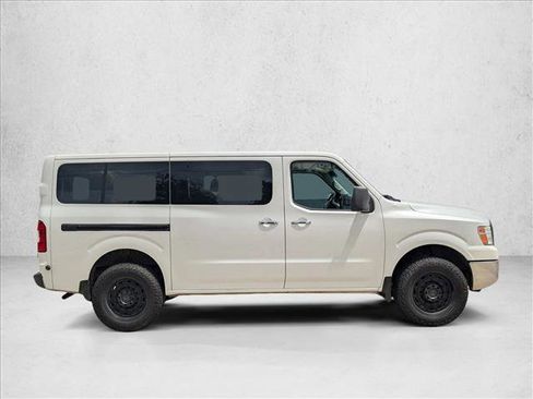 Used 2019 Nissan NV 3500 SL RWD image 2