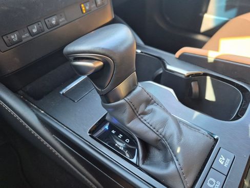 Used 2025 Lexus ES 300h w/ Premium Package FWD image 12