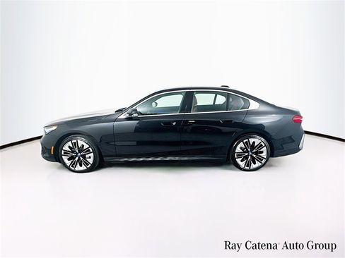 Used 2025 BMW i5 xDrive40 w/ Premium Package image 4