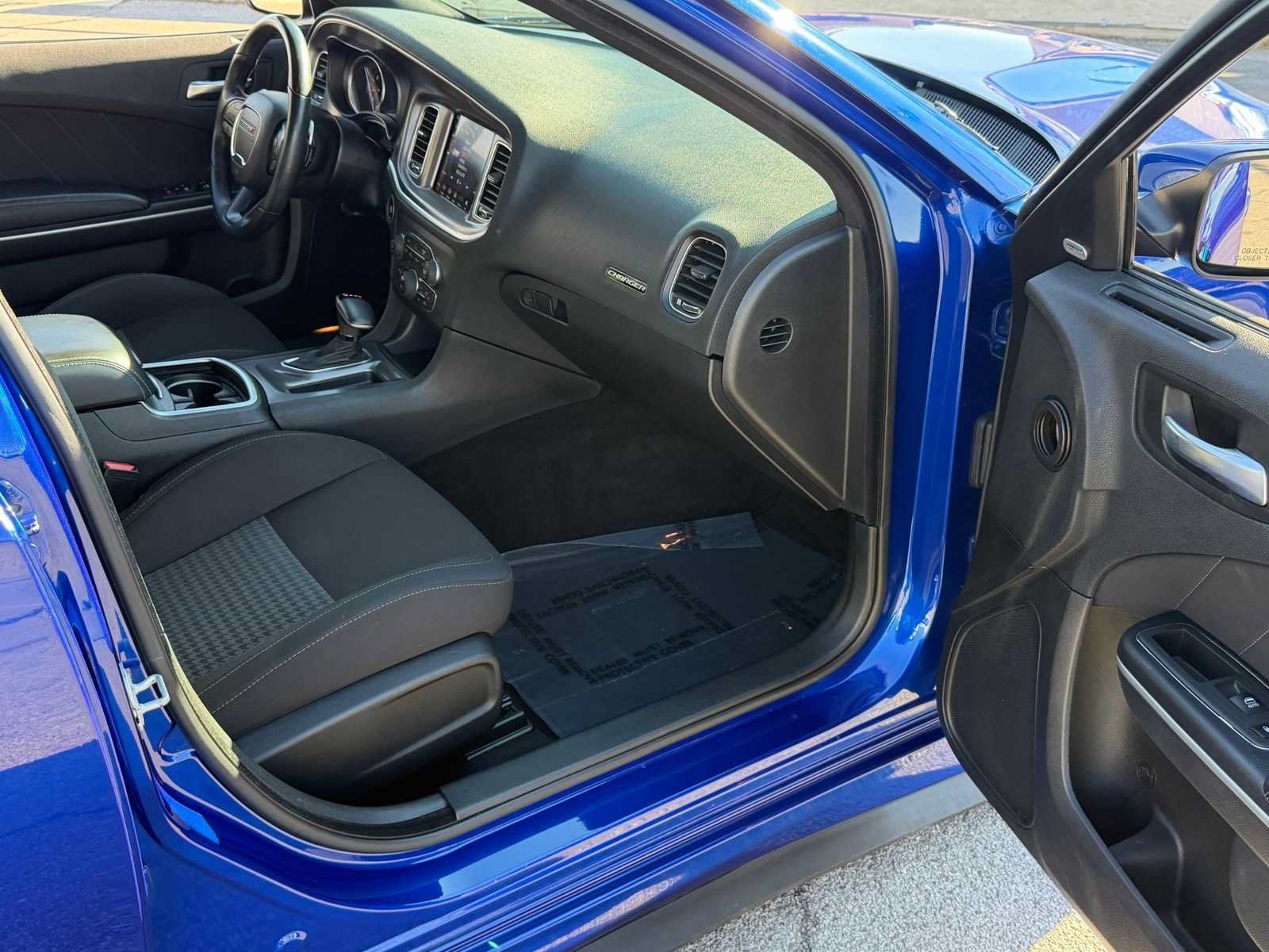 Used 2019 Dodge Charger R/T RWD image 28