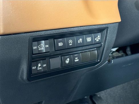 Used 2022 Toyota Tundra 1794 Edition image 13