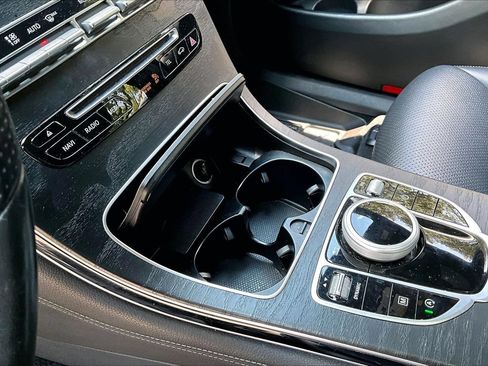 Used 2018 Mercedes-Benz GLC 300 4MATIC image 15