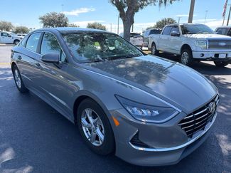 Used 2023 Hyundai Sonata SE FWD video 1