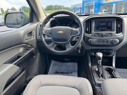 Used 2022 Chevrolet Colorado W/T w/ WT Convenience Package AWD/4WD image 12