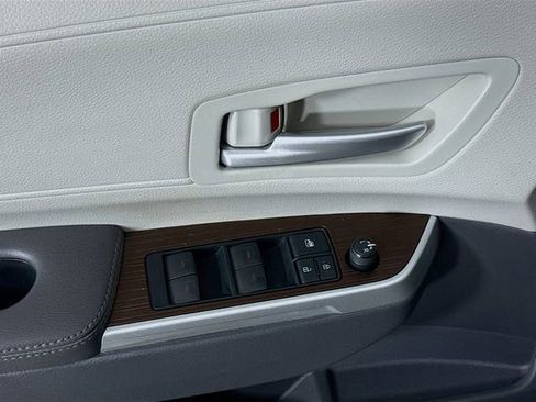 Certified 2022 Toyota Sienna XLE w/ XLE Plus Package FWD image 20