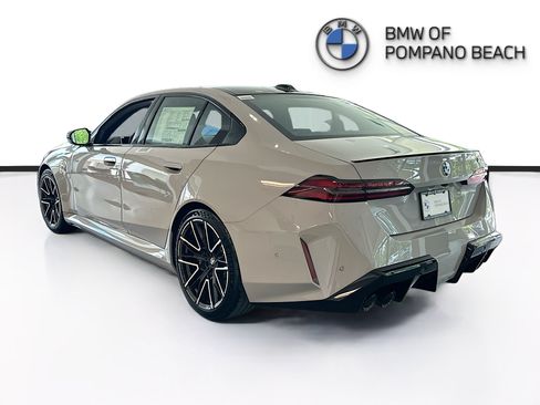 New 2027 BMW M5 w/ Executive Package AWD/4WD image 4